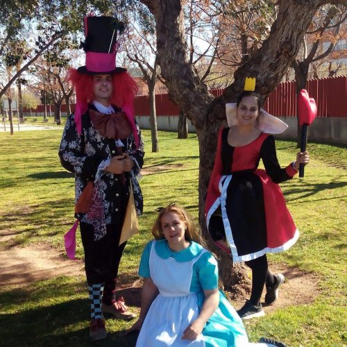 ALICIA EN EL PAIS DE LAS MARAVILLAS