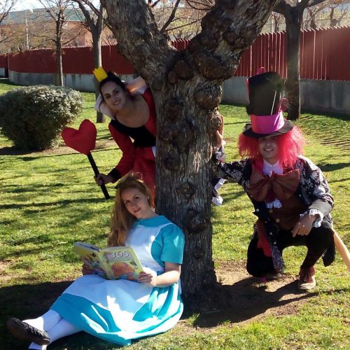 ALICIA EN EL PAIS DE LAS MARAVILLAS